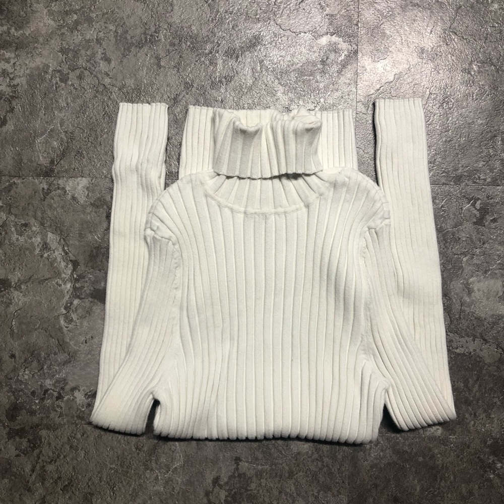 LIKE NEW! sundance white ribbed turtleneck tight fit